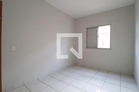 Quarto 1 de apartamento para alugar com 2 quartos, 49m² em Jardim Holanda, Uberlândia