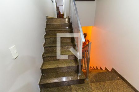 Escada de casa à venda com 4 quartos, 145m² em Vila Pedroso, São Paulo
