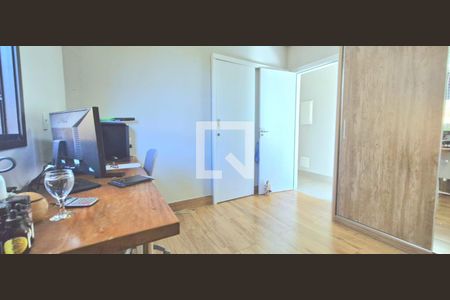 Quarto 2 de casa de condomínio para alugar com 3 quartos, 233m² em Novo Santos Dumont , Lagoa Santa