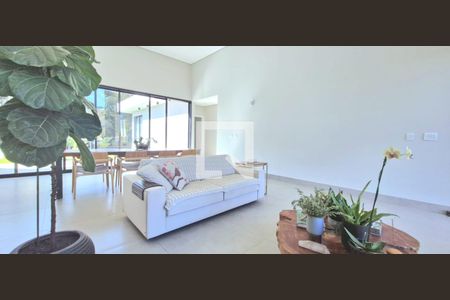 Sala de casa de condomínio para alugar com 3 quartos, 233m² em Novo Santos Dumont , Lagoa Santa