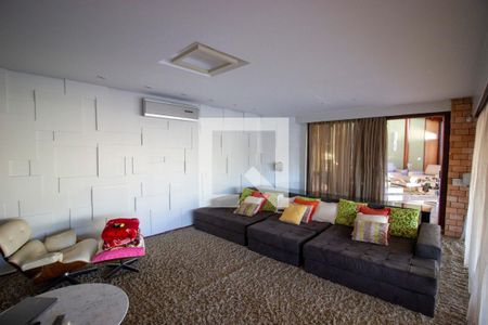 Sala 2 de casa para alugar com 4 quartos, 800m² em Núcleo Bandeirante, Brasília