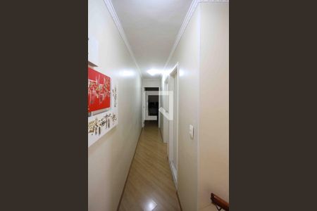 Corredor de casa à venda com 3 quartos, 126m² em Vila Carrão, São Paulo