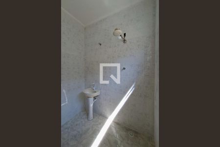 Banheiro de casa para alugar com 2 quartos, 126m² em Maracanã, Praia Grande