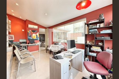 Sala 2 de apartamento à venda com 4 quartos, 200m² em Santo Antônio, Belo Horizonte