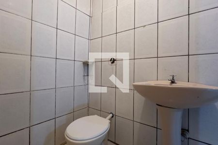 Banheiro de casa para alugar com 1 quarto, 35m² em Jardim Presidente Dutra, Guarulhos