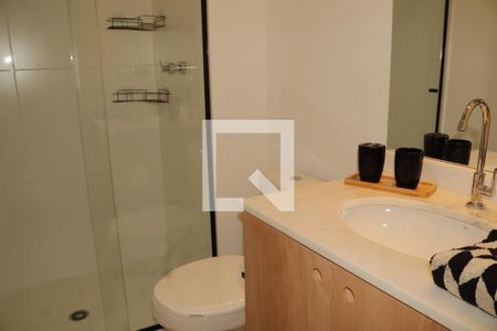 Banheiro de kitnet/studio para alugar com 1 quarto, 26m² em Vila Buarque, São Paulo