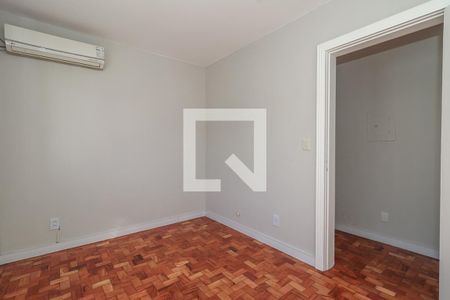 Quarto de apartamento à venda com 2 quartos, 70m² em Passo D’areia, Porto Alegre
