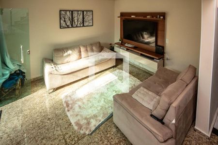 Casa à venda com 90m², 2 quartos e 1 vagaSala