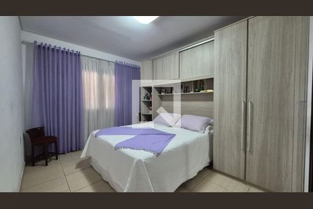 Quarto de casa à venda com 3 quartos, 198m² em Parque das Nações, Santo André
