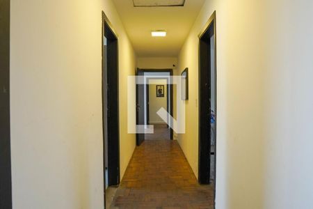 Corredor de casa à venda com 5 quartos, 891m² em Alto de Pinheiros, São Paulo