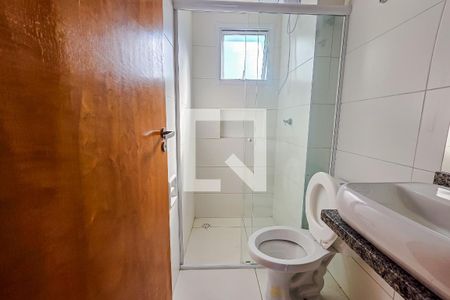 Banheiro de kitnet/studio para alugar com 1 quarto, 18m² em Vila Sao Pedro, Santo André
