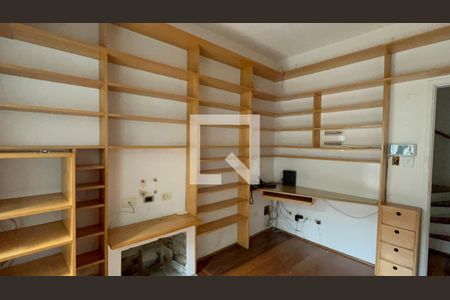 Escritório de casa para alugar com 2 quartos, 200m² em Cerqueira César, São Paulo