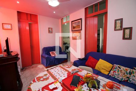 Sala de casa à venda com 3 quartos, 190m² em Olaria, Rio de Janeiro