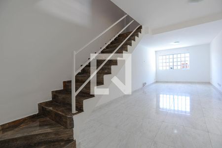 Sala de casa de condomínio para alugar com 3 quartos, 227m² em Conjunto Residencial Nova Bertioga, Mogi das Cruzes