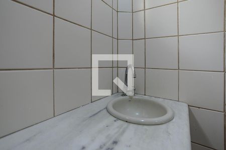 Lavabo de casa de condomínio para alugar com 3 quartos, 227m² em Conjunto Residencial Nova Bertioga, Mogi das Cruzes