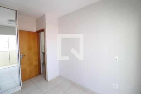 Suíte 2 de apartamento para alugar com 2 quartos, 59m² em Santa Mônica, Uberlândia