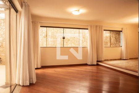 Sala de casa para alugar com 4 quartos, 245m² em Planalto Paulista, São Paulo