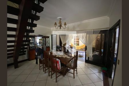 Sala de casa para alugar com 4 quartos, 420m² em Parque Residencial Guadalajara, Nova Iguaçu