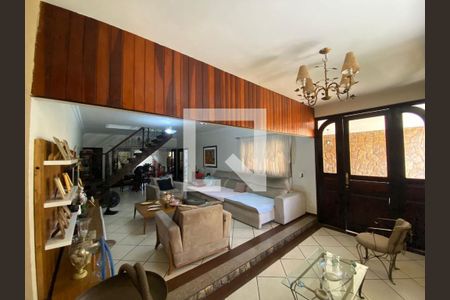 Sala de casa para alugar com 4 quartos, 420m² em Parque Residencial Guadalajara, Nova Iguaçu