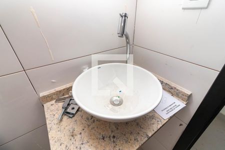 Banheiro de apartamento à venda com 1 quarto, 32m² em Parada Inglesa, São Paulo