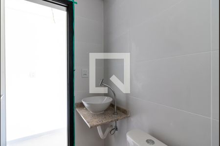 Banheiro de apartamento à venda com 1 quarto, 33m² em Parada Inglesa, São Paulo