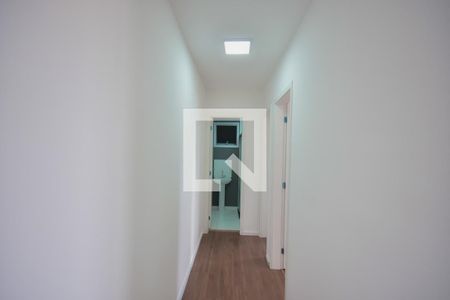 Corredor de apartamento para alugar com 2 quartos, 42m² em Jardim Tres Irmaos, Taboão da Serra