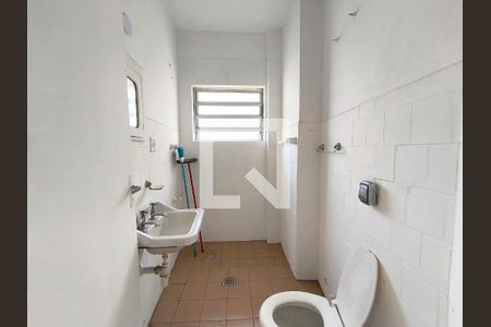 Banheiro de kitnet/studio para alugar com 1 quarto, 43m² em Liberdade, São Paulo