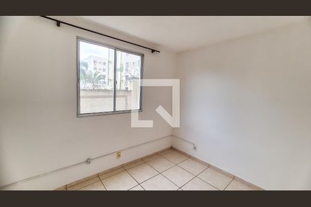 Quarto 1 de apartamento à venda com 2 quartos, 45m² em Vigário Geral, Rio de Janeiro