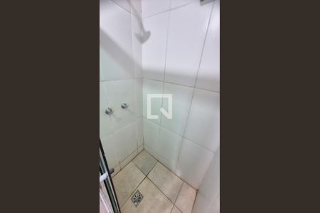 Banheiro de apartamento à venda com 2 quartos, 45m² em Vigário Geral, Rio de Janeiro