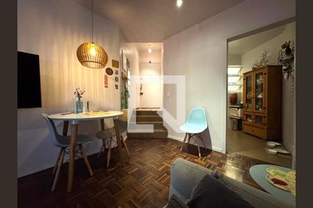 Sala de apartamento à venda com 1 quarto, 60m² em Petrópolis, Porto Alegre