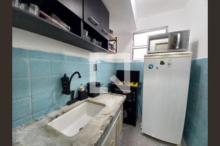 Cozinha de apartamento para alugar com 1 quarto, 32m² em Centro, São Vicente