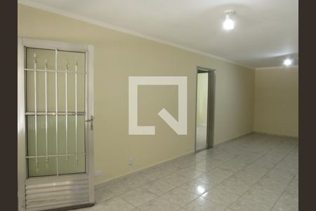 Sala de casa para alugar com 4 quartos, 200m² em Metalúrgicos, Osasco