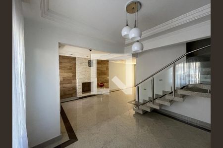 Sala de casa de condomínio para alugar com 4 quartos, 125m² em Jardim Passargada I, Cotia