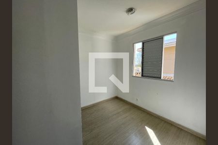Quarto 2 de casa de condomínio para alugar com 4 quartos, 125m² em Jardim Passargada I, Cotia