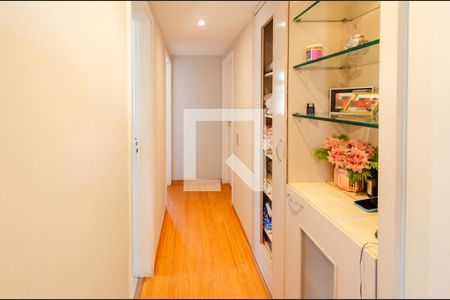 Corredor de apartamento à venda com 4 quartos, 129m² em Grajaú, Belo Horizonte