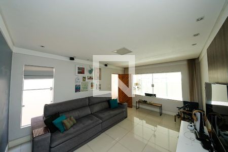 Sala de casa à venda com 4 quartos, 194m² em Vila Lucia, São Paulo