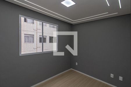 Quarto 2 de apartamento para alugar com 2 quartos, 44m² em Vila Cristalia, São Paulo