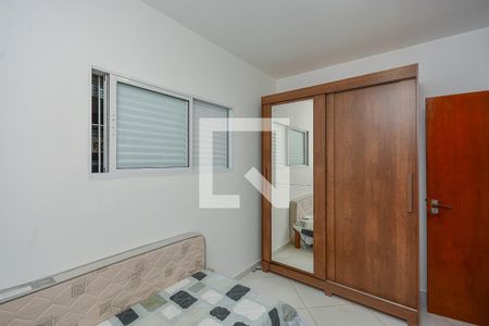 Quarto  de casa para alugar com 2 quartos, 90m² em Jardim Regis, São Paulo