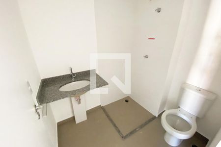 Banheiro Social de apartamento à venda com 1 quarto, 26m² em Pinheiros, São Paulo