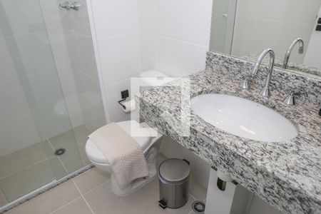 Banheiro de kitnet/studio para alugar com 1 quarto, 25m² em Perdizes, São Paulo