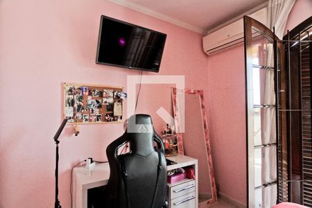 Quarto 2 de casa à venda com 3 quartos, 180m² em Vila Bancaria Munhoz, São Paulo