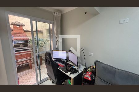 Sala de apartamento à venda com 2 quartos, 48m² em Vila Clarice, Santo André