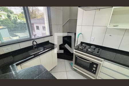 Cozinha de apartamento para alugar com 2 quartos, 85m² em Pinheirinho, Santo André