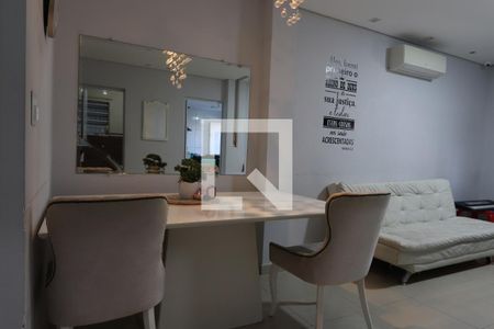 Sala de casa para alugar com 3 quartos, 240m² em Vila Cleonice, São Paulo