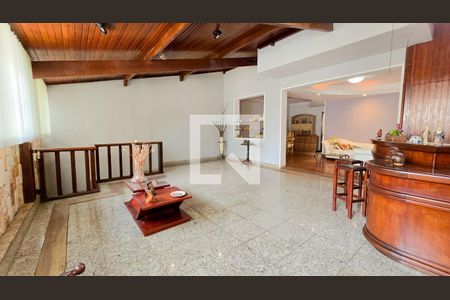 Sala de casa à venda com 3 quartos, 200m² em Caiçara-adelaide, Belo Horizonte