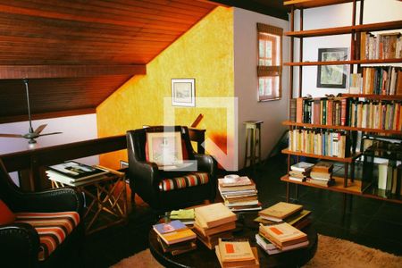 Casa à venda com 3 quartos, 12m² em Maravista, Niterói