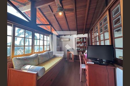 Casa à venda com 4 quartos, 451m² em Badu, Niterói