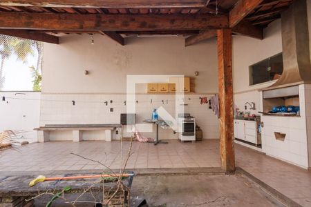 Quintal de casa para alugar com 5 quartos, 320m² em Independência, Taubaté