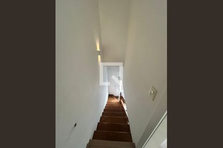 Escada de casa de condomínio à venda com 2 quartos, 97m² em Humaitá, Porto Alegre