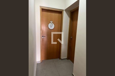 Casa à venda com 3 quartos, 272m² em Vila Carrão, São Paulo